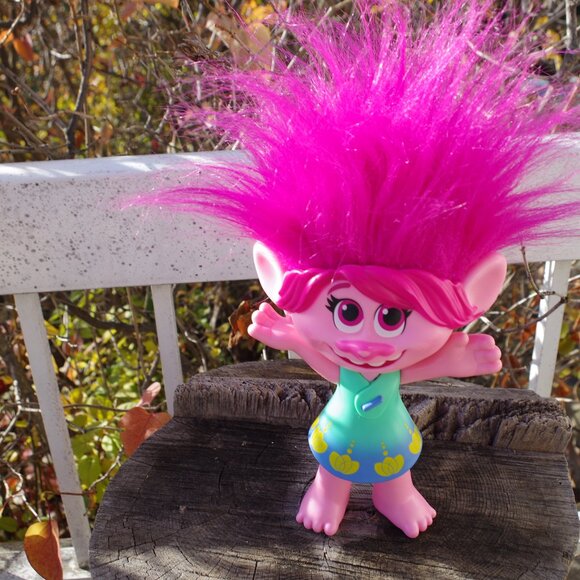 Troll Doll From Dream works Poppy Doll - Picture 1 of 3